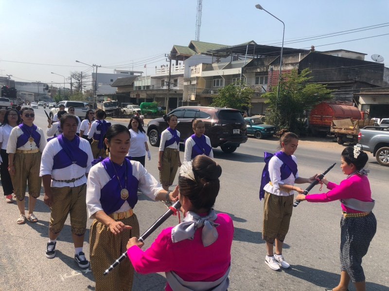 23 มีนาคม องค์การบริหาร ส่วนตำบลหนองบัวน้อย ร่วม กิจกรรมวิ่งคบไฟ และจุดพลุ 4 มุมเมือง เพื่อฉลองวันแห่งชัยชนะท่านท้าวสุรนารี ประจำปี 2566 อำเภอสีคิ้ว