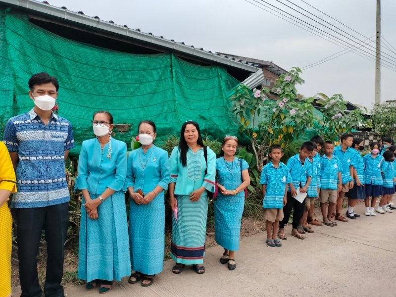 วันที่ 28 มกราคม และวันที่ 3 กุมภาพันธ์ 2566 กลุ่มสตรีและครอบครัวจังหวัดกาญจนบุรี เข้าศึกษาดูงานเยี่ยมชม กลุ่ม ทอผ้า บ้านหนองกก ตำบลหนองบัวน้อย จังหวัดนครราชสีมา จำนวน 180 ท่าน โดยการต้อนรับคณะดูงาน จากชาวบ้านหนองกก ชาวตำบลหนองบัวน้อย ท่าน สจ.ศิริพงศ์ มกรพงศ์ นายกประพงษ์ แก้วจันทึก และ คณะผู้บริหาร ท่านกำนันประภาส เหินจันทึก และผู้นำชุมชน ทุกท่าน เจ้าหน้าที่ อบต.หนองบัวน้อย ให้การต้อนรับคณะดูงานใน