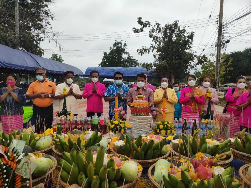 โครงการงานฉลองวันแห่งชัยชนะของท้าวสุรนารีและนางสาวบุญเหลือ ประจำปี พ.ศ.2565 ต.หนองบัวน้อย อ.สีคิ้ว จ.นครราชสีมา นำโดยท่านนายกประพงษ์ แก้วจันทึก คณะผู้บริหาร ร่วมกับเจ้าหน้าที่กองการศึกษาฯ, สมาชิก อบต., ผู้ใหญ่บ้าน และพนักงานส่วนตำบล พนักงานจ้างทุกท่าน