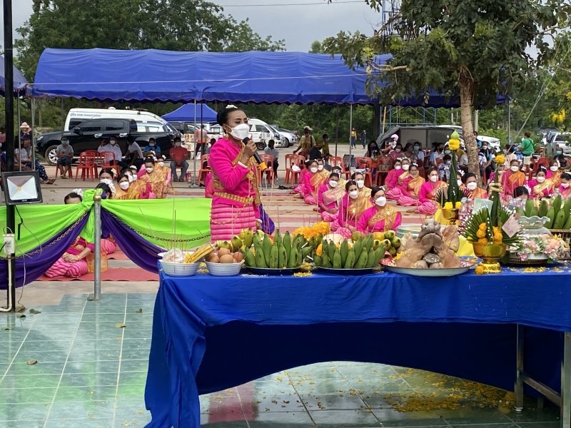 โครงการงานฉลองวันแห่งชัยชนะของท้าวสุรนารีและนางสาวบุญเหลือ ประจำปี พ.ศ.2565 ต.หนองบัวน้อย อ.สีคิ้ว จ.นครราชสีมา นำโดยท่านนายกประพงษ์ แก้วจันทึก คณะผู้บริหาร ร่วมกับเจ้าหน้าที่กองการศึกษาฯ, สมาชิก อบต., ผู้ใหญ่บ้าน และพนักงานส่วนตำบล พนักงานจ้างทุกท่าน