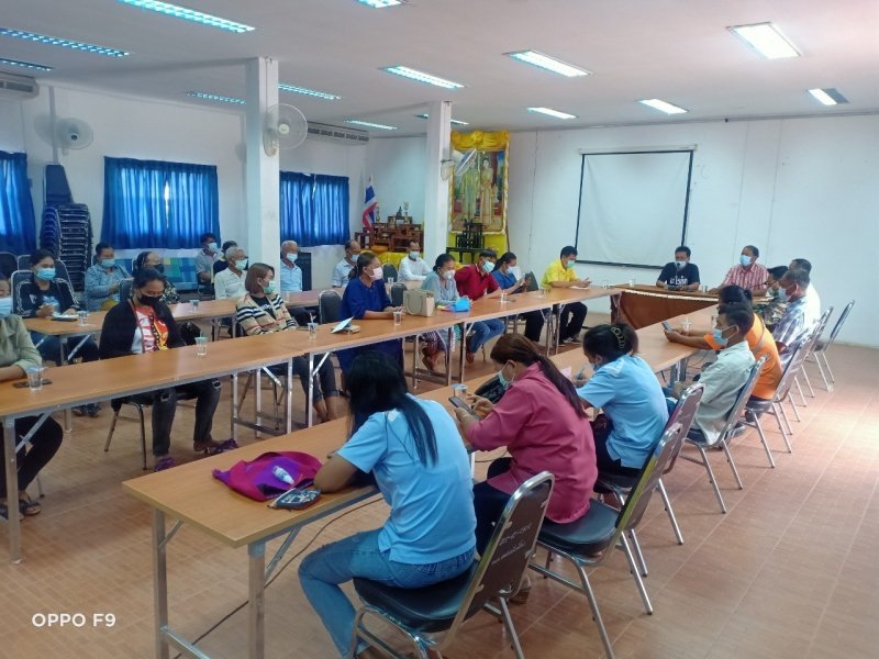 ประชุมสรุปสถานที่กักตัว ผู้เข้ามาในตำบลหนองบัวน้อย มีผู้นำชุมชนและเจ้าหน้าที่สาธารณสุข ประธาน อสม. ประจำหมู่บ้านทั้ง 12 หมู่บ้านร่วมประชุม วันที่ 6 กรกฏาคม 2564 ณ ห้องประชุมองค์การบริหารส่วนตำบลหนองบัวน้อย
