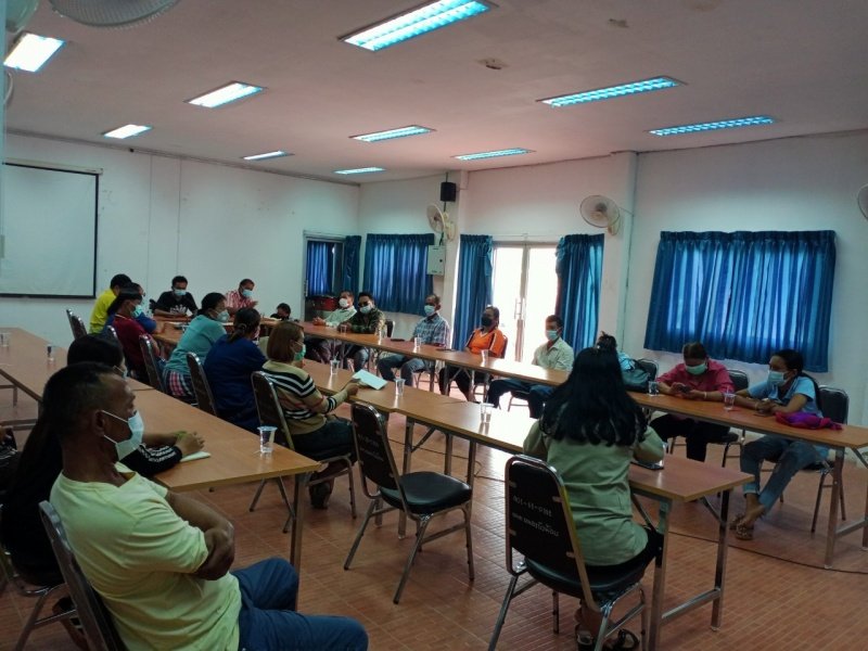 ประชุมสรุปสถานที่กักตัว ผู้เข้ามาในตำบลหนองบัวน้อย มีผู้นำชุมชนและเจ้าหน้าที่สาธารณสุข ประธาน อสม. ประจำหมู่บ้านทั้ง 12 หมู่บ้านร่วมประชุม วันที่ 6 กรกฏาคม 2564 ณ ห้องประชุมองค์การบริหารส่วนตำบลหนองบัวน้อย