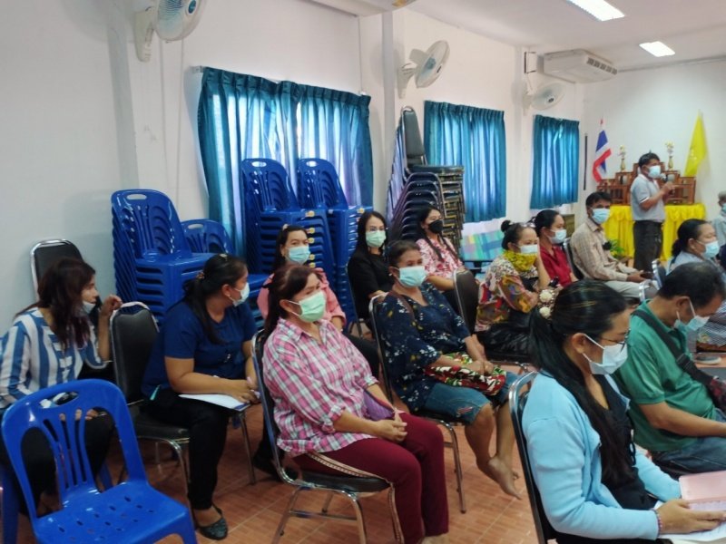 ประชุมสรุปสถานที่กักตัว ผู้เข้ามาในตำบลหนองบัวน้อย มีผู้นำชุมชนและเจ้าหน้าที่สาธารณสุข ประธาน อสม. ประจำหมู่บ้านทั้ง 12 หมู่บ้านร่วมประชุม วันที่ 6 กรกฏาคม 2564 ณ ห้องประชุมองค์การบริหารส่วนตำบลหนองบัวน้อย