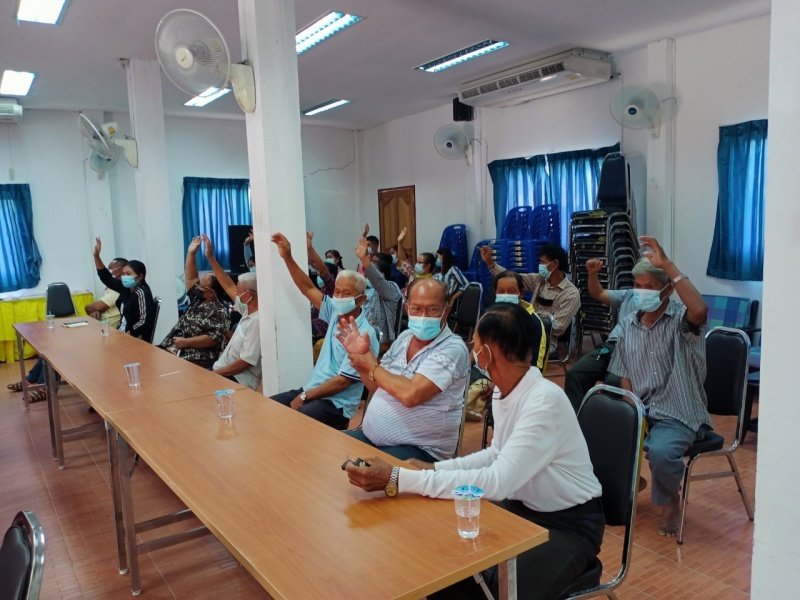 ประชุมสรุปสถานที่กักตัว ผู้เข้ามาในตำบลหนองบัวน้อย มีผู้นำชุมชนและเจ้าหน้าที่สาธารณสุข ประธาน อสม. ประจำหมู่บ้านทั้ง 12 หมู่บ้านร่วมประชุม วันที่ 6 กรกฏาคม 2564 ณ ห้องประชุมองค์การบริหารส่วนตำบลหนองบัวน้อย