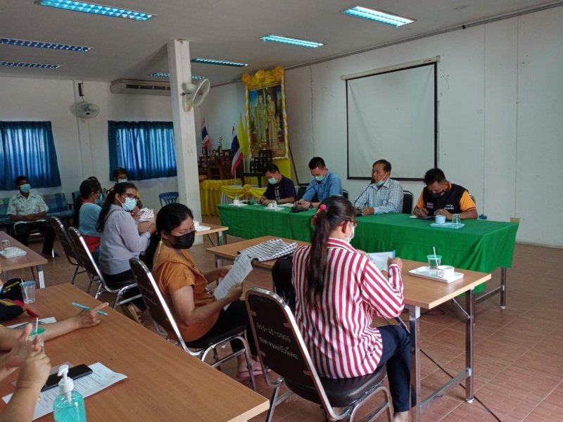 ประชุมสถานการณ์ควบคุมโควิด-19 โดยทีมงานควบคุมโรคโควิด-19 ณ ห้องประชุมองค์การบริหารส่วนตำบลหนองบัวน้อย เมื่อวันที่ 22 เมษายน พ.ศ.2564

