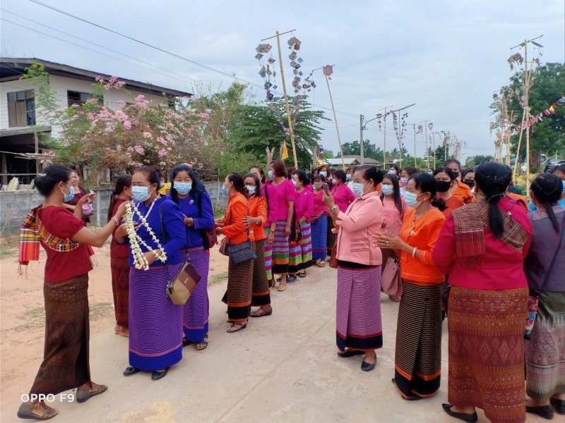 โครงการเสริมสร้างและพฒนาบทบาทสตรี และสร้างความเข้มแข็งของความรอบครัว ดูงานที่บัวลายกลุ่มสตรีตำบลหนองบัวน้อย เมื่อวันที่ 2 เมษายน พ.ศ.2564