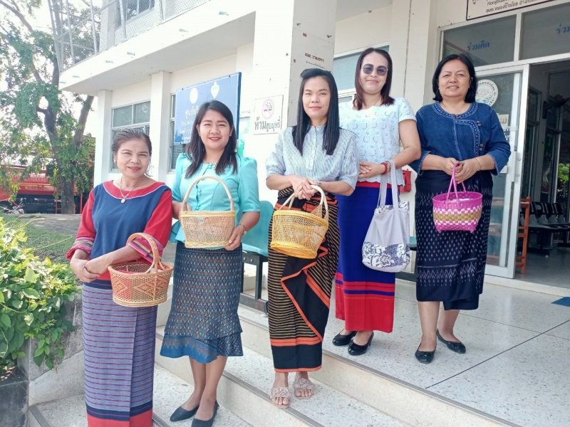 ใส่ผ้าไทยทุกวันศุกร์