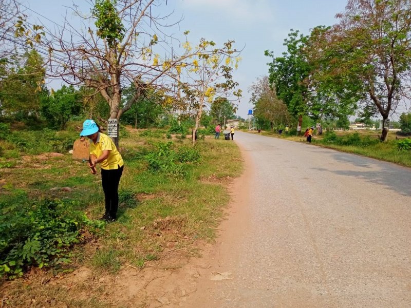 อบต.หนองบัวน้อยและกำนัน,ผู้ใหญ่บ้าน,ผู้ช่วยผู้ใหญ่บ้าน,สารวัตรกำนัน,แพทย์ประจำตำบลหนองบัวน้อยร่วมกันพัฒนาบริเวณสระน้ำขาวหมู่บ้านหนองบัวน้อย วันที่ 9 มีนาคม พ.ศ.2564