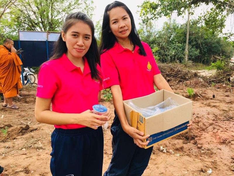 โครงการปลูกต้นไม้เพิ่มพื้นที่ป่าชุมชนร่วมกับทางวัดหนองบัวน้อย ปี 2562

ณ บริเวณพื้นที่ว่างด้านข้างโรงเรียนบ้านหนองบัวน้อย ตั้งแต่เวลา 09.00 น. เป็นต้นไป โดยการนำพาของ พระครูปทุมสราภิบาล เจ้าอาวาส/เจ้าคณะตำบลหนองบัวน้อย พร้อมด้วยนายสุพรรณ เอื้อศิลามงคล นายกองค์การบริหารส่วนตำบลหนองบัวน้อย นายประภาส เหินจันทึก กำนันตำบลหนองบัวน้อย ผู้ใหญ่บ้าน , ผู้ช่วยผู้ใหญ่บ้าน , สมาชิก อบต., พนักงาน อบต. ,และพี