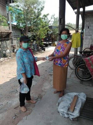 โครงการป้องกันและลดความเสี่ยงในการแพร่ระบาดของโรคไวรัสโคโรนา
ทางองค์การบริหารส่วนตำบลหนองบัวน้อยได้ออกแจกหน้ากากผ้าให้กับประชาชนทุกหมู่ในตำบลหนองบัวน้อยโดยประสานงานกับผู้นำชุมชนและ อสม. แต่ละหมู่บ้าน ในวันที่ 8 และวันที่ 14 เมษายน 2563
