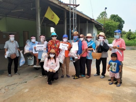 โครงการป้องกันและลดความเสี่ยงในการแพร่ระบาดของโรคไวรัสโคโรนา
ทางองค์การบริหารส่วนตำบลหนองบัวน้อยได้ออกแจกหน้ากากผ้าให้กับประชาชนทุกหมู่ในตำบลหนองบัวน้อยโดยประสานงานกับผู้นำชุมชนและ อสม. แต่ละหมู่บ้าน ในวันที่ 8 และวันที่ 14 เมษายน 2563
