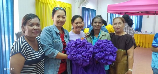 โครงการอบรมฝึกอาชีพตำบลหนองบัวน้อย ประจำปีงบประมาณ พ.ศ.2563
หลักสูตร ส่งเสริมอาชีพการผูกผ้าและการจับจีบผ้าในงานพิธีต่างๆ ในวันที่ 9-10 มกราคม พ.ศ.2563 ณ องค์การบริหารส่วนตำบลหนองบัวน้อย อำเภอสีคิ้ว จังหวัดนครราชสีมา โดย กองสวัสดิการสังคม องค์การบริหารส่วนตำบลหนองบัวน้อย