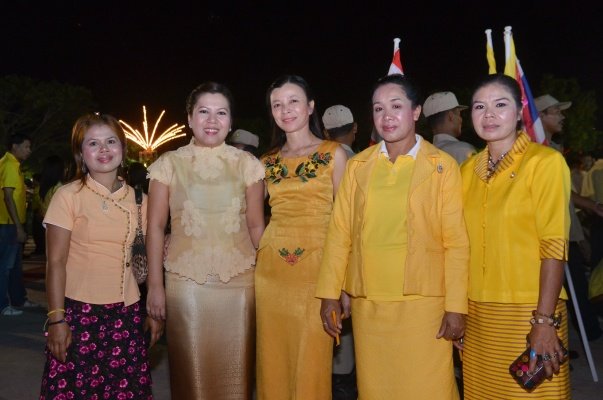 องค์การบริหารส่วนตำบลหนองบัวน้อย ร่วมพิธีถวายเครื่องราชสักการะ จุดเทียนถวายพระพรชัย เนื่องในวโรกาสวันเฉลิมพระชนมพรรษา ๘๕ พรรษา ๕ ธันวาคม พ.ศ.๒๕๕๕ 