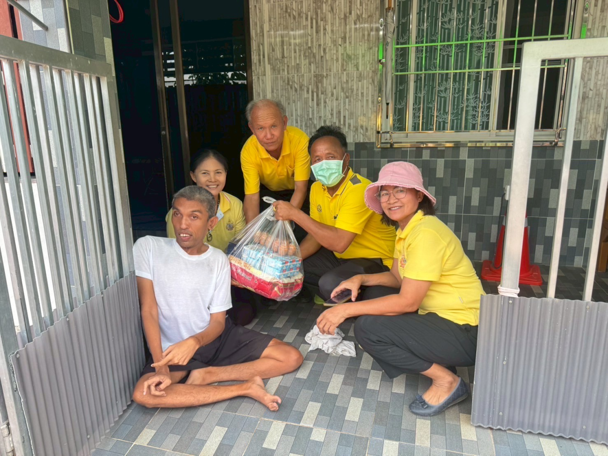 วันที่ 18 -19 สิงหาคม 2568 องค์การบริหารส่วนตำบลหนองบัวน้อยได้จัดโครงการออกเยี่ยมผู้สูงอายุ ผู้พิการและผู้ป่วยติดเตียง นำโดยท่านนายกประมาณ พันธ์จันทึก รองนายกฯ เลขนายกฯ ประธานสภาฯ และเจ้าหน้าที่ อบต. ออกมอบถุงยังชีพ หมู่ 1 -12 ตำบลหนองบัวน้อย อำเภอสีคิ้ว จังหวัดนครราชสีมา