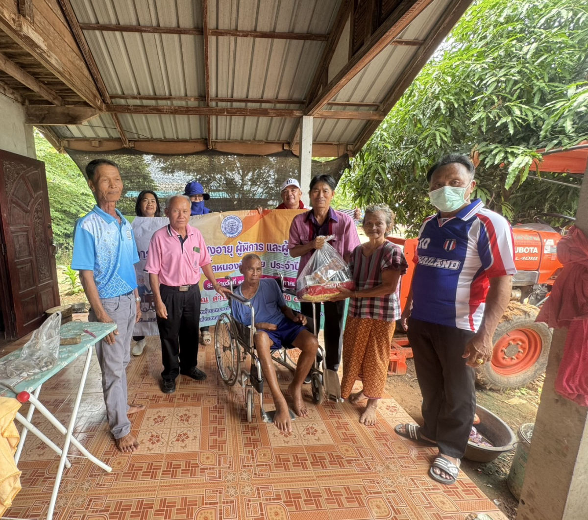 วันที่ 18 -19 สิงหาคม 2568 องค์การบริหารส่วนตำบลหนองบัวน้อยได้จัดโครงการออกเยี่ยมผู้สูงอายุ ผู้พิการและผู้ป่วยติดเตียง นำโดยท่านนายกประมาณ พันธ์จันทึก รองนายกฯ เลขนายกฯ ประธานสภาฯ และเจ้าหน้าที่ อบต. ออกมอบถุงยังชีพ หมู่ 1 -12 ตำบลหนองบัวน้อย อำเภอสีคิ้ว จังหวัดนครราชสีมา