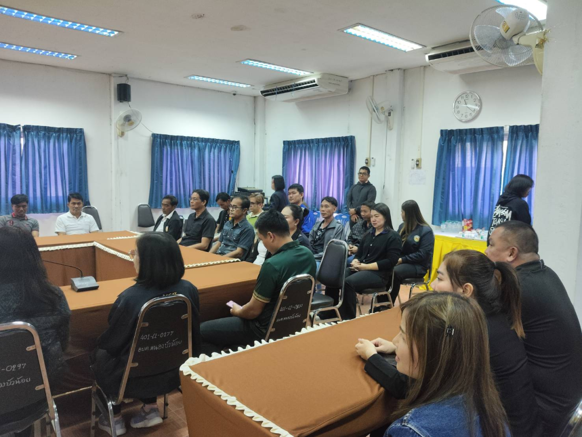 คณะผู้บริหาร และเจ้าหน้าที่พนักงาน องค์การบริหารส่วนตำบลหนองบัวน้อย ได้มีโอกาศต้อนรับ นายสรวิศ  เหล่านิล ย้ายมาดำรงตำแหน่ง นายอำเภอสีคิ้ว จังหวัดนครราชสีมา ตั้งแต่วันที่ 15 ธันวาคม 2568  ณ ห้องประชุมองค์การบริหารส่วนตำบลหนองบัวน้อย